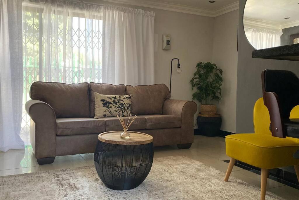 Gorgeous 2-bedroom Apartment Secunda